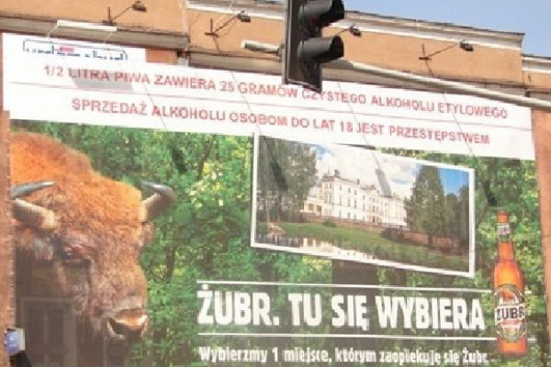 Piwo Żubr będzie się reklamować na pociągach PKP