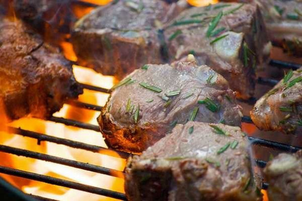 Długie weekendy napędzają sprzedaż produktów grillowych