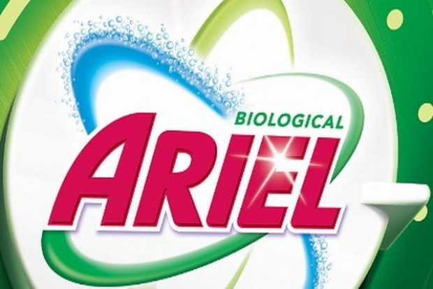 Kampania proszku Ariel Complete 7