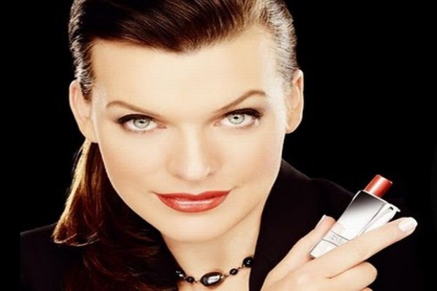 Milla Jovovich w kampanii odmładzających kosmetyków