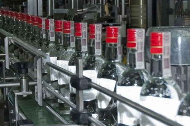 Spada sprzedaż wódki w Polsce - rośnie whisky, ginu i gotowych drinków
