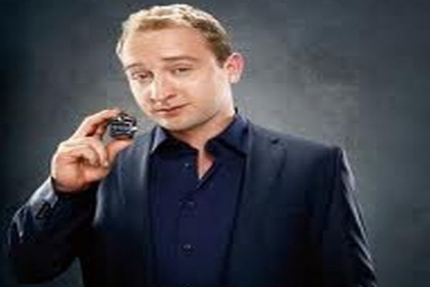 Zwycięzca konkursu reklamuje Axe razem z Borysem Szycem