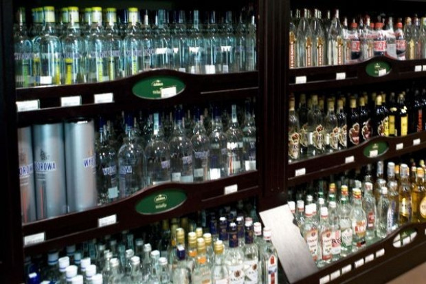 Sprzedaż alkoholi spadła o 5-6 proc.