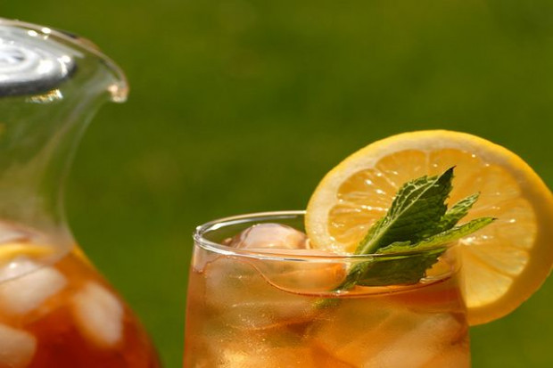 Lipton reklamuje nowy smak herbat mrożonych z mango