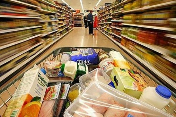 35 proc. konsumentów wkłada do koszyka produkty spożywcze, których nie zamierzali kupić