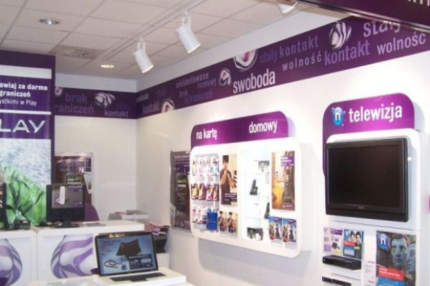 Spółka zależna Eurotela kupiła sieć salonów Play za 1,8 mln zł
