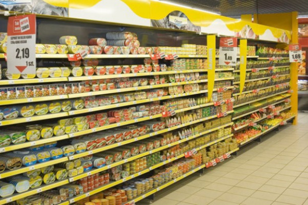 72 proc. konsumentów kupuje w dyskontach, głównie kobiety i młodzież