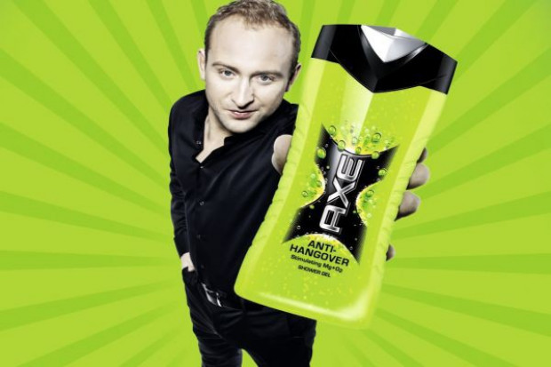 Axe kontynuuje kampanię z Borysem Szycem