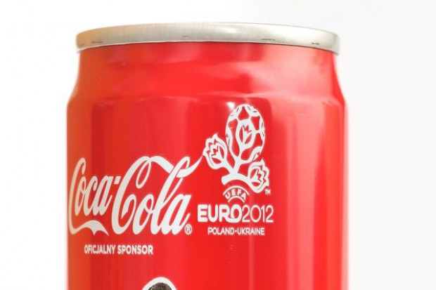 Coca-Cola wprowadza puszkę Sleek