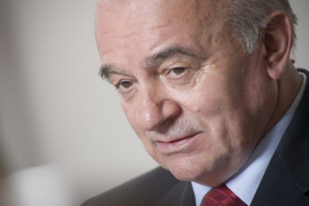 Minister rolnictwa: Należy rozważyć wprowadzenie podatku od obrotów sieci handlowych