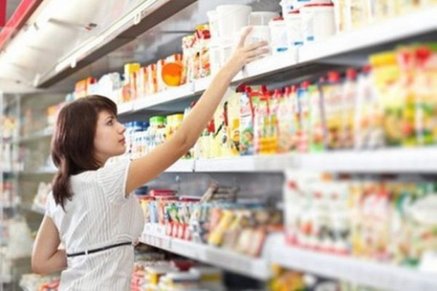 Ekspert: Wiele produktów potrzebnych do przygotowania wielkanocnych potraw jest tańszych