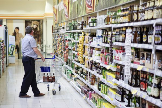 Raport C&W: Sieci spożywcze stawiają na modernizację istniejącej bazy sklepów i innowacje