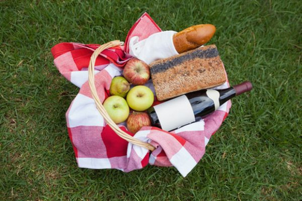 Fot. Shutterstock Koszyk cen: Przed majówką w hipermarketach mniej promocji niż przed Wielkanocą