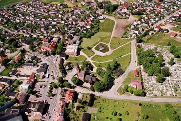 fot. Artur Socha, zdjęcie za sierakowice.pl W bezdyskontowej gminie powstanie jednak duży sklep?