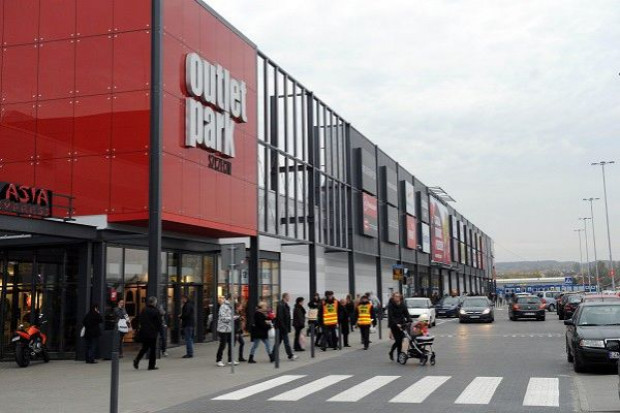 Centra outletowe powinny być oddalone od centrów miejskich
