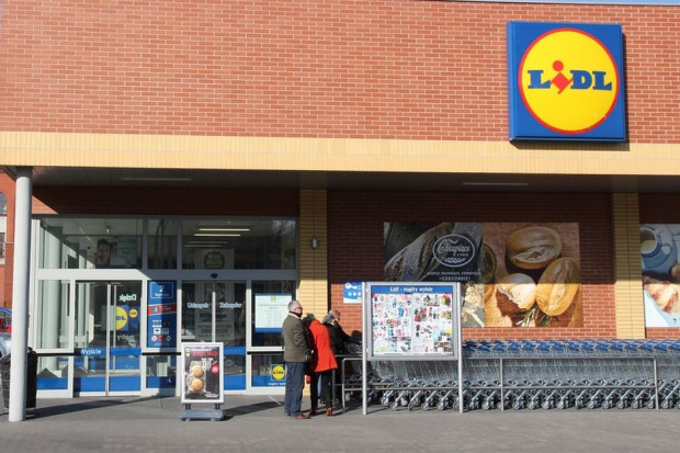 Średnia wielkość sklepu sieci Biedronka to 640 mkw., a Lidla - 1.080 mkw.; fot. shutterstock Lidl vs Biedronka: Jakimi cechami różnią się główni gracze na polskim rynku