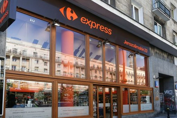 Sklep Carrefour Express w Warszawie, fot. materiały prasowe Carrefour Carrefour poprawił sprzedaż w I półroczu, w Polsce lekki spadek