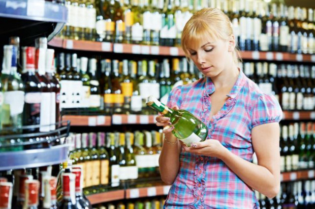 Polacy piją coraz lepsze alkohole (fot.fotolia) Koszty z tytułu nadużywania alkoholu są wyższe niż zyski z opłat, akcyzy i VAT