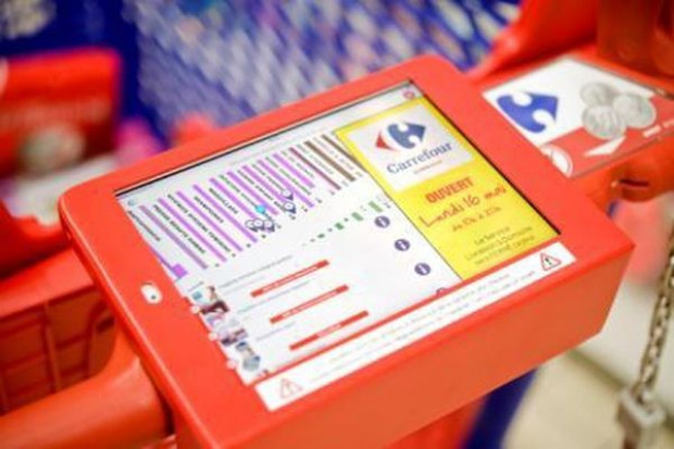 fot. Carrefour Carrefour testuje inteligentne wózki sklepowe