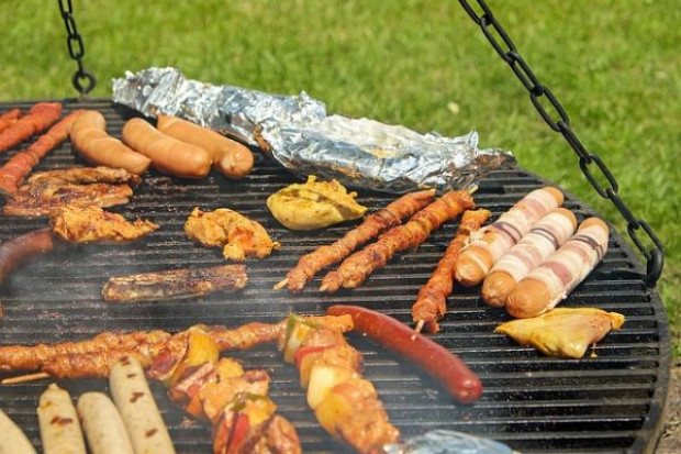 fot. za pixabay.com.pl Moda na grillowanie napędza obroty. Dyskonty zyskują najwięcej