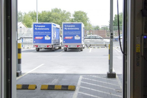 fot. Żelazna Studio, na zdj. zaplecze e-sklepu w Warszawie Kolejne zwolnienia grupowe w Tesco. Tym razem w dziale sprzedaży on-line