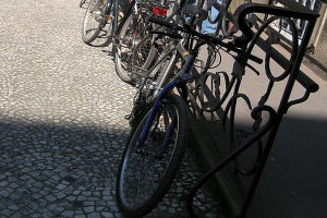 Stojak rowerowy pomaga zyskać lojalność klientów
