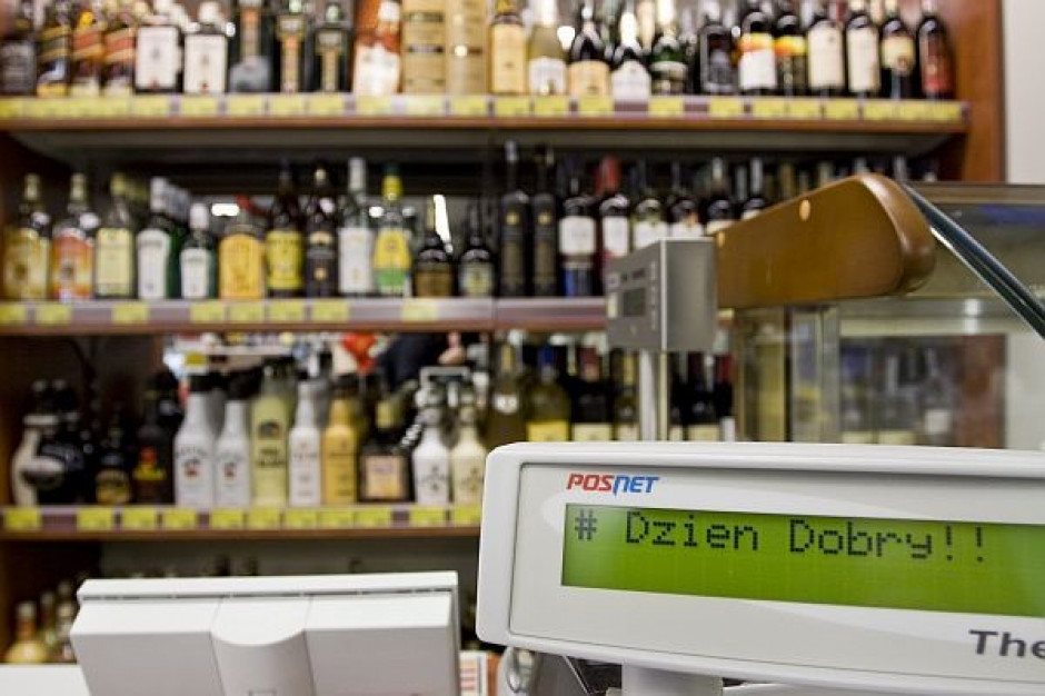 Rejestracja kupujących alkohol to duży wydatek dla sklepu