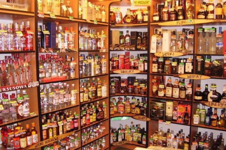 W dni poświąteczne klienci poszukują głównie pieczywa i alkoholu