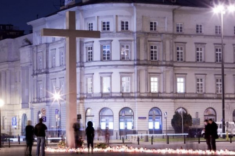 Przedłużono żałobę narodową do niedzieli