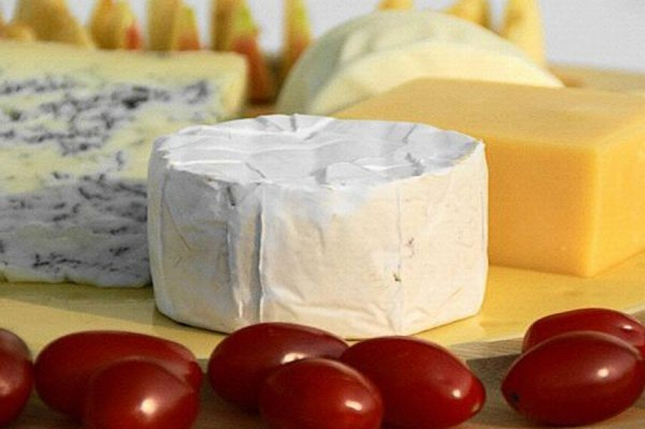 Sklep sprzedający sery kusi ofertą śniadaniową