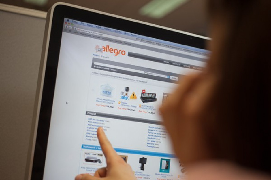 Deloitte: E-commerce rośnie w Polsce szybciej niż cały sektor handlu