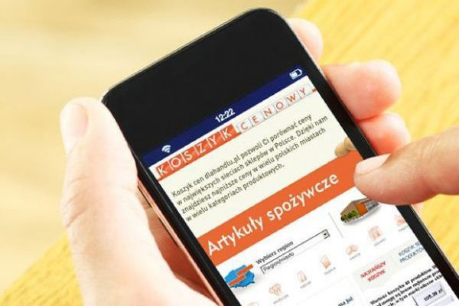 Koszyk cen: Jak w ciągu roku zmieniały się ceny i postrzeganie cenowe supermarketów?
