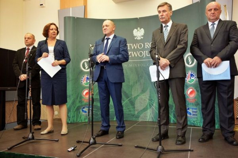 Marek Sawicki: Sieci bezwzględnie wymuszają na rolnikach i dostawcach obniżki cen