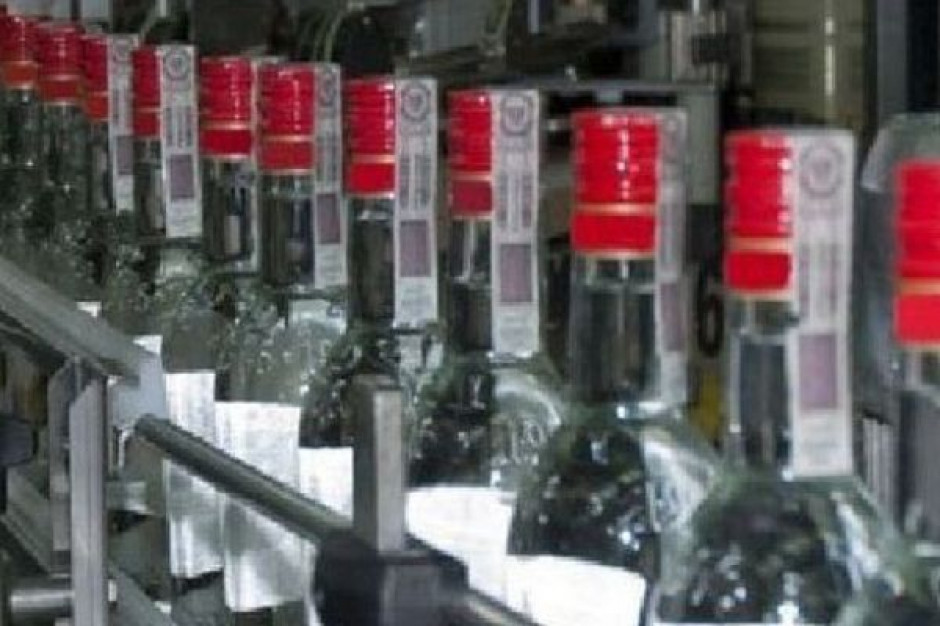 Drobni kupcy nie mogą odsprzedawać alkoholu z Tesco, Carrefoura, Biedronki i Lidla