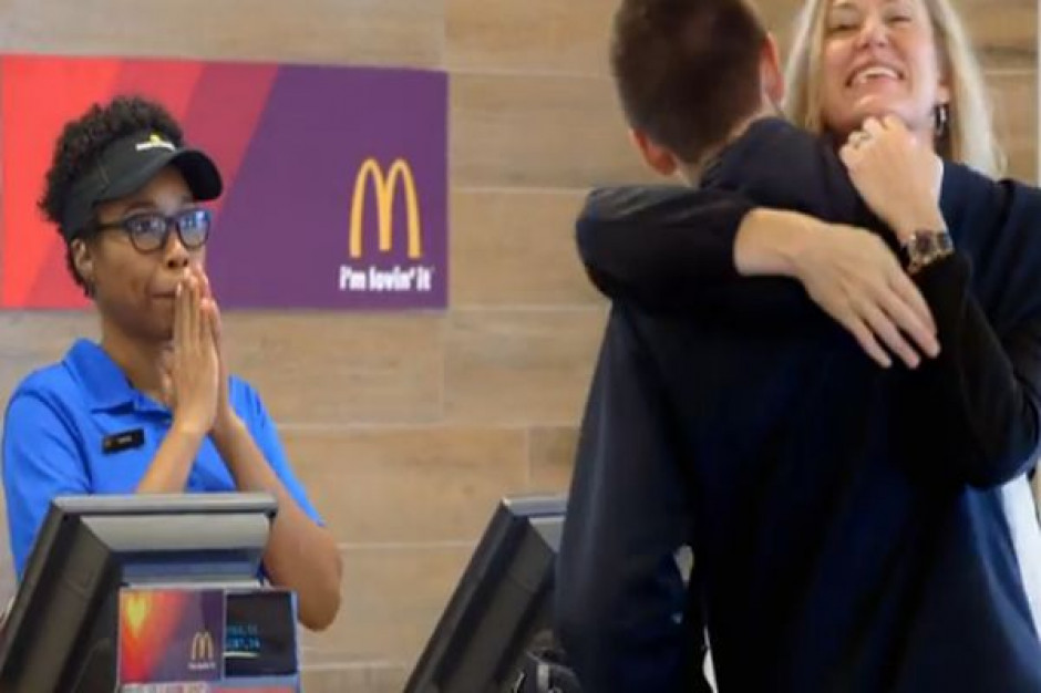W McDonald`s za jedzenie będzie można zapłacić...przytulaniem