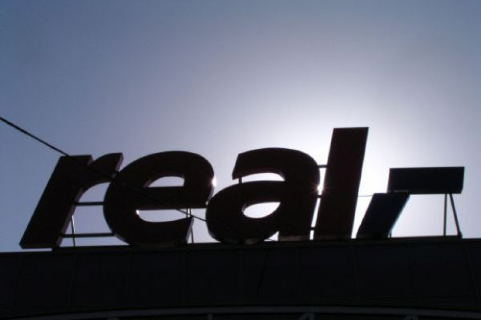Auchan wydziela zarządzanie 8 hipermarketami Real do spółki Rella Investment