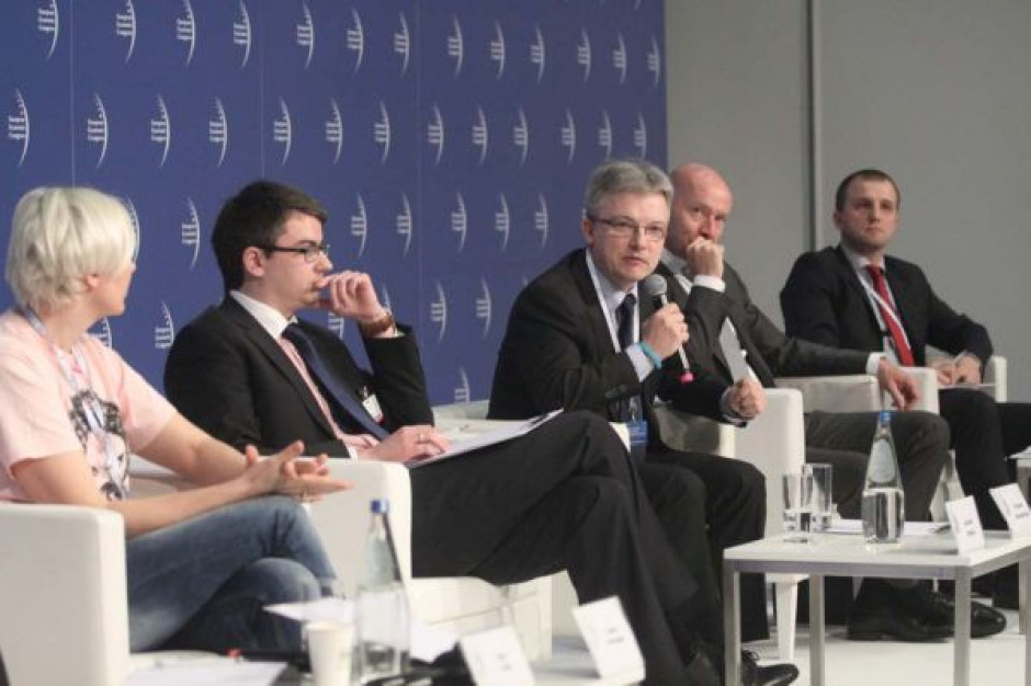 Na zdj. uczestnicy debaty, fot. PTWP EEC 2015: Budowanie brandu w nowym pokoleniu klientów trwa dłużej