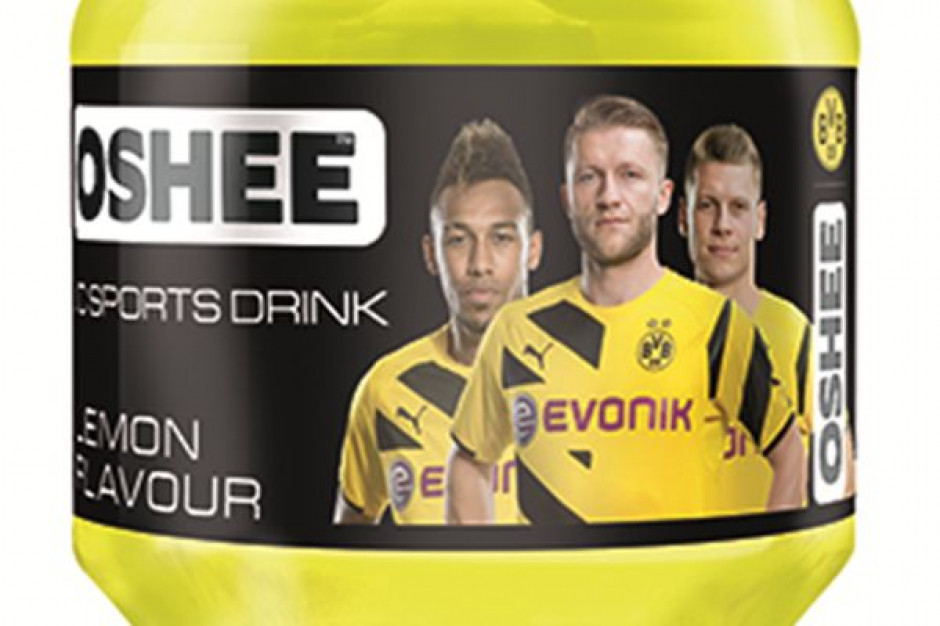fot. za wirtualnemedia.pl Piłkarze Borussii Dortmund na butelkach napoju Oshee