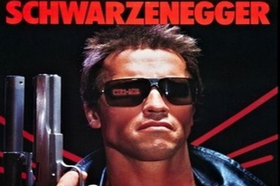 Fot. Plakat do filmu Terminator, fot. za jakiprezent.pl Terminator przyciągnie klientów do Biedronki