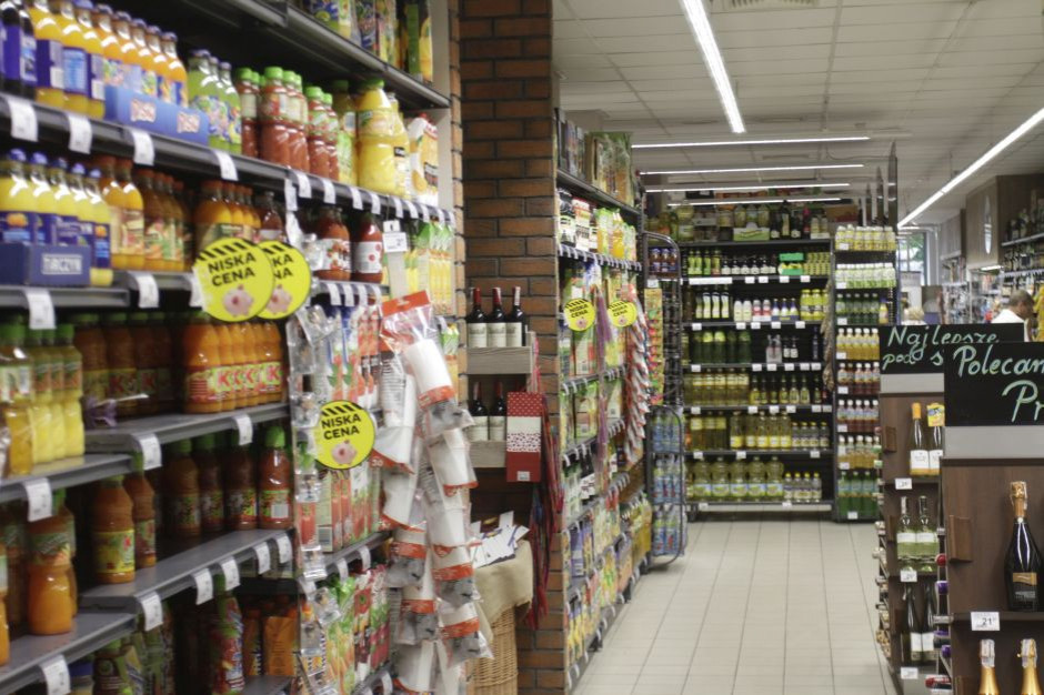 Sklepy conveneince gererują wzrost na rynku art. spożywczych, na zdj. sklep Carrefour Express, fot. zelaznastudio.pl Wzrost rynku spożywczego w Polsce generują dyskonty oraz sklepy convenience