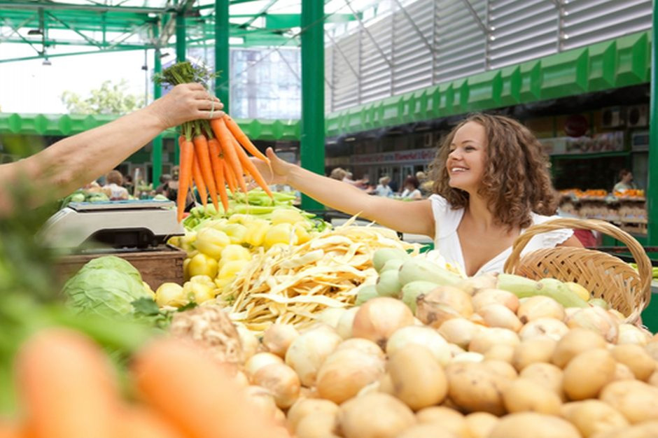 fot. shutterstock Szczyt sezonu - ceny warzyw i owoców na giełdzie w Broniszach