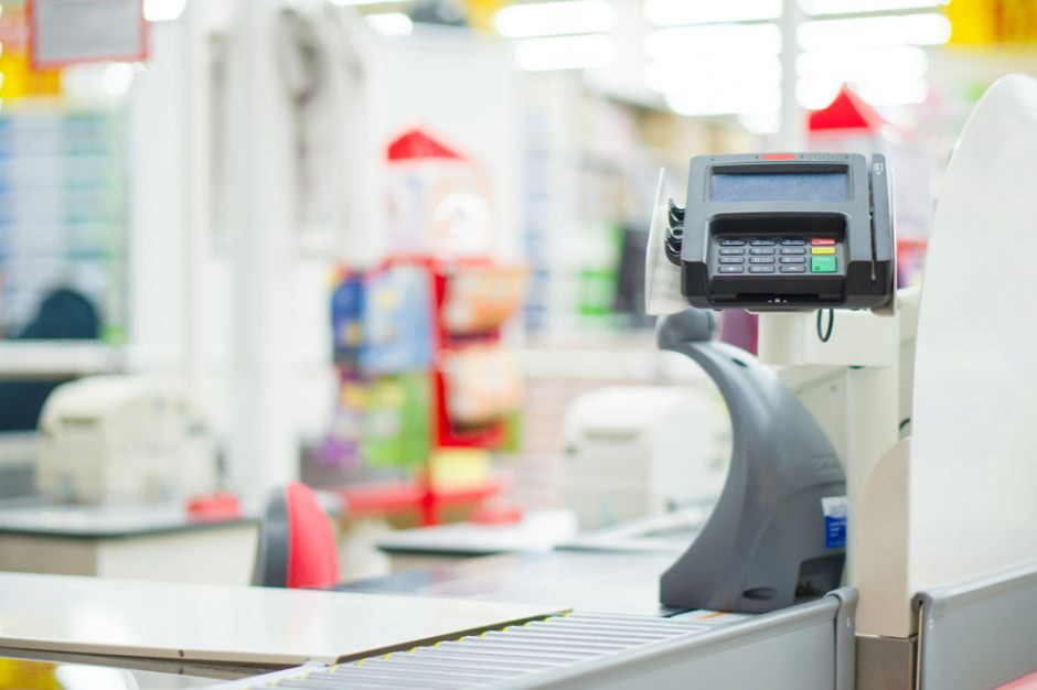fot. shutterstock Tesco usuwa denerwujące komendy z kas samoobsłgowych