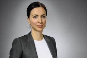 Alicja Koleśnik nie jest już dyrektorem działu zakupów Biedronki. Jej zadania przejęły trzy osoby