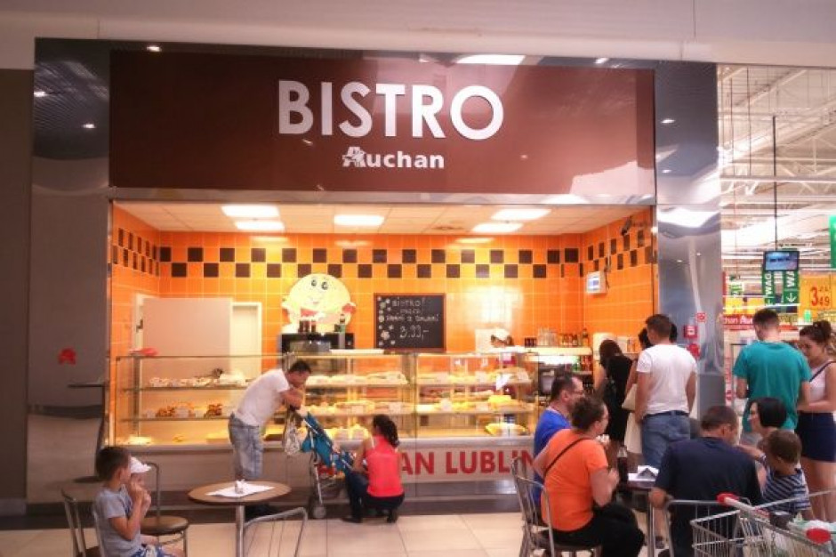 Auchan rozwija stoiska typu bistro przy swoich sklepach