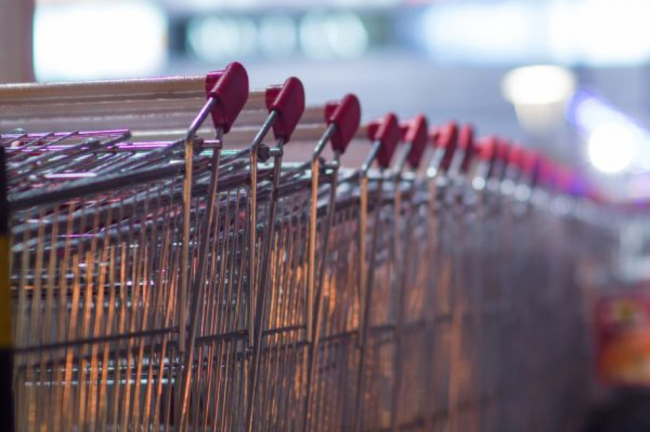 fot. shutterstock Wartość sprzedaży w supermarketach wzrosła o 0,7 proc., hipermarkety ze spadkiem o 2,8 proc.