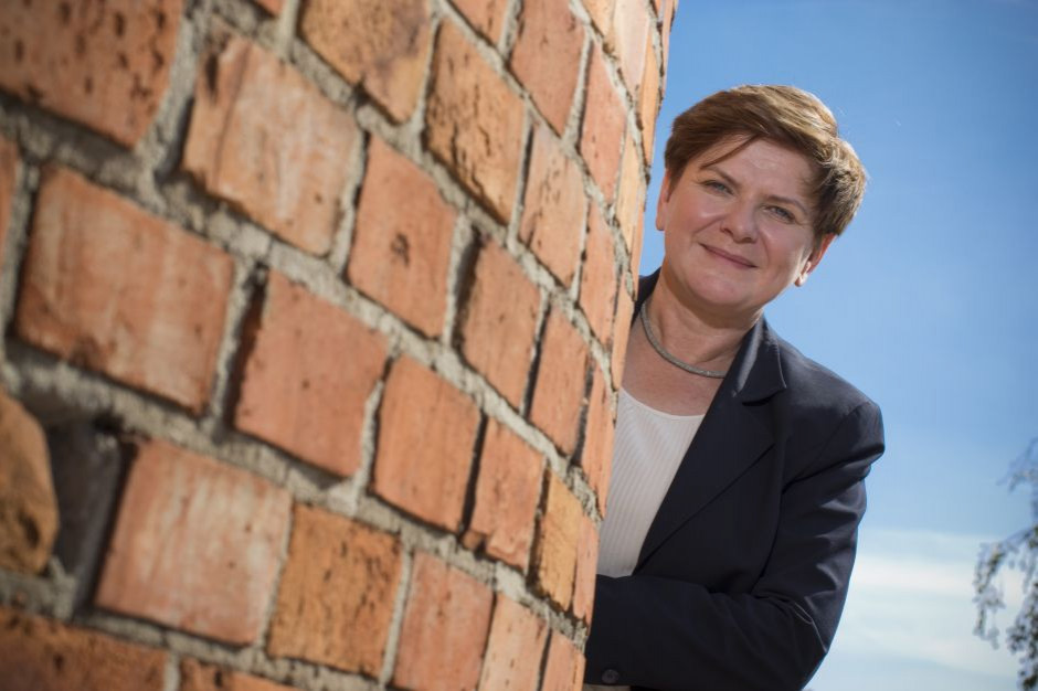 Beata Szydło zapowiada, że PiS nie wycofa się z planów opodatkowania dużego handlu, na zdj. Beata Szydło fot. Żelazna Studio Beata Szydło potwierdza: Opodatkujemy sieci wielkopowierzchniowe