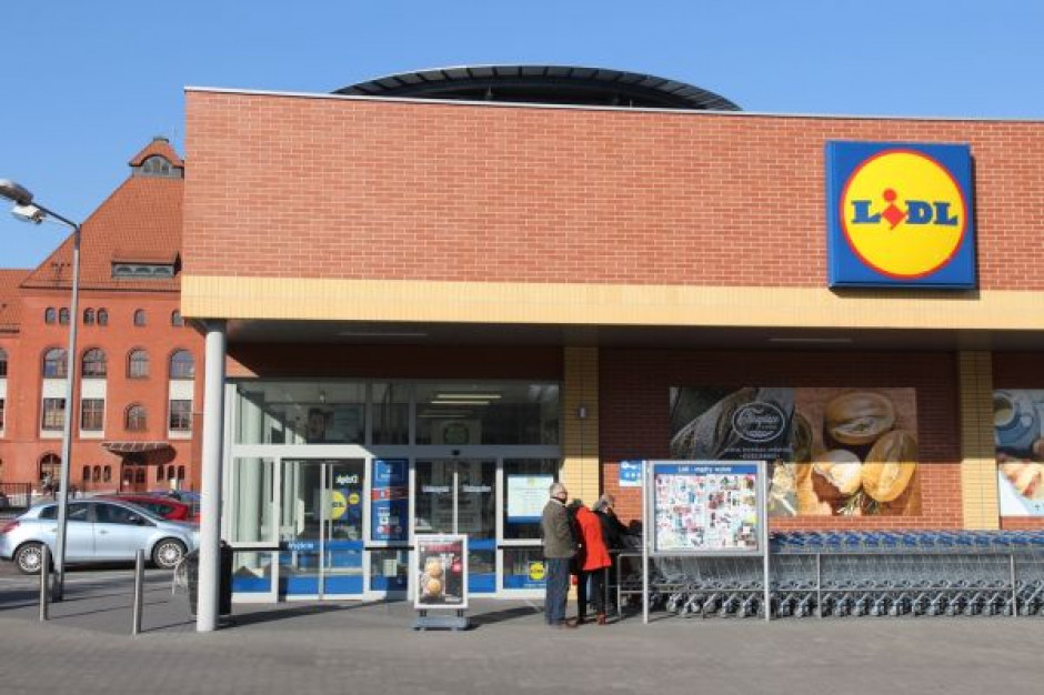 Na zdj. sklep Lidl, fot. shutterstock UOKiK odpowiada na interpelację ws. "agresywnej ekspansji sieci Lidl i Kaufland"