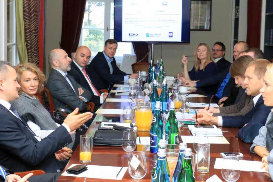 fot. spotkanie Inwestowanie w nieruchomości w Klubie Polskiej Rady Biznesu Dyrektor działu ekspansji Rossmanna: Duże sieci poradzą sobie z podatkiem - podniosą ceny