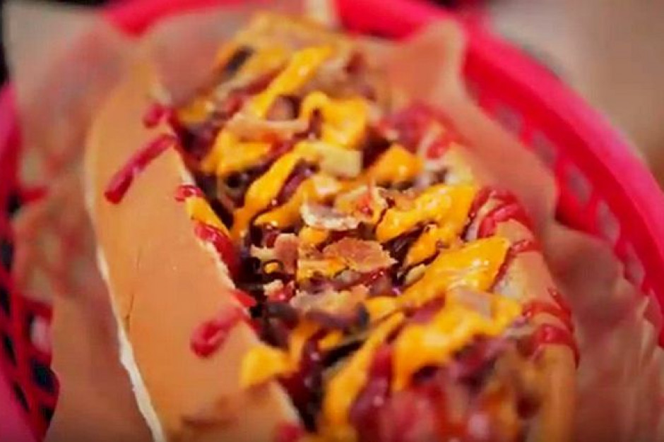 Fot. za youtube.com Burger King stawia na hot dogi