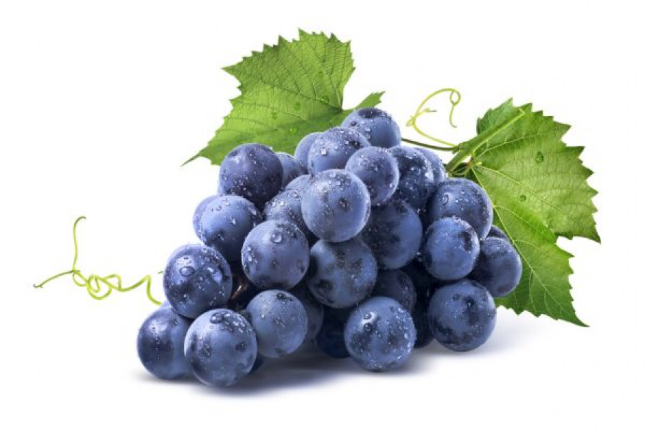 fot. shutterstock Winogrona obok środków chemicznych w supermarkecie